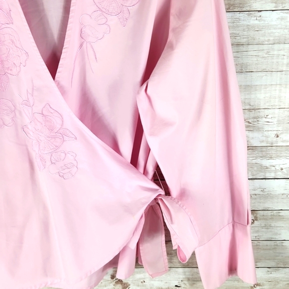 Lane Bryant, Women's pink long sleeves, v-neck top, Size 16/18w - Picture 7 of 7